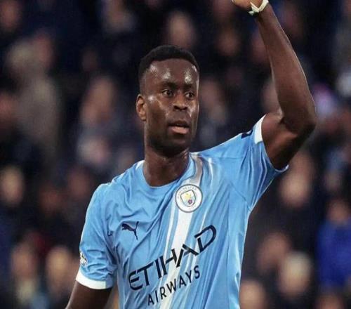 水上绝技惊,笑颜美女视,频爆红网络,皇冠体育,皇冠体育官网,皇冠体育H5官网