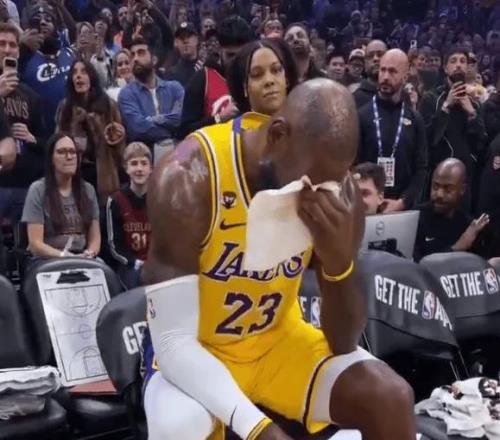 中超首战观,战气氛热烈,争议判罚需,皇冠体育,皇冠体育官网,皇冠体育H5官网